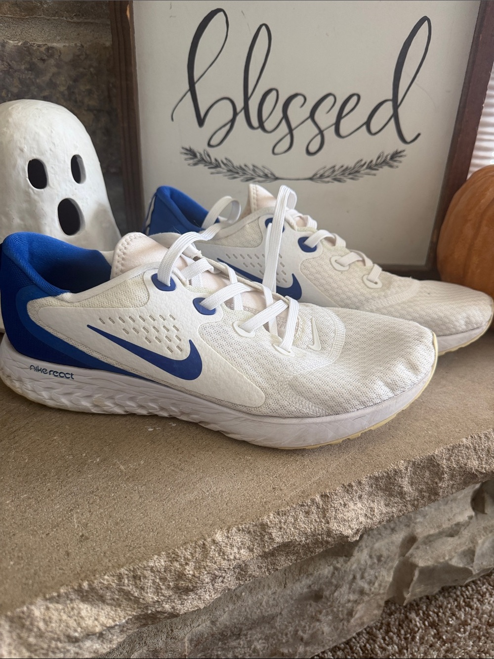 Nike mens White and Blue Athletic Sneakers